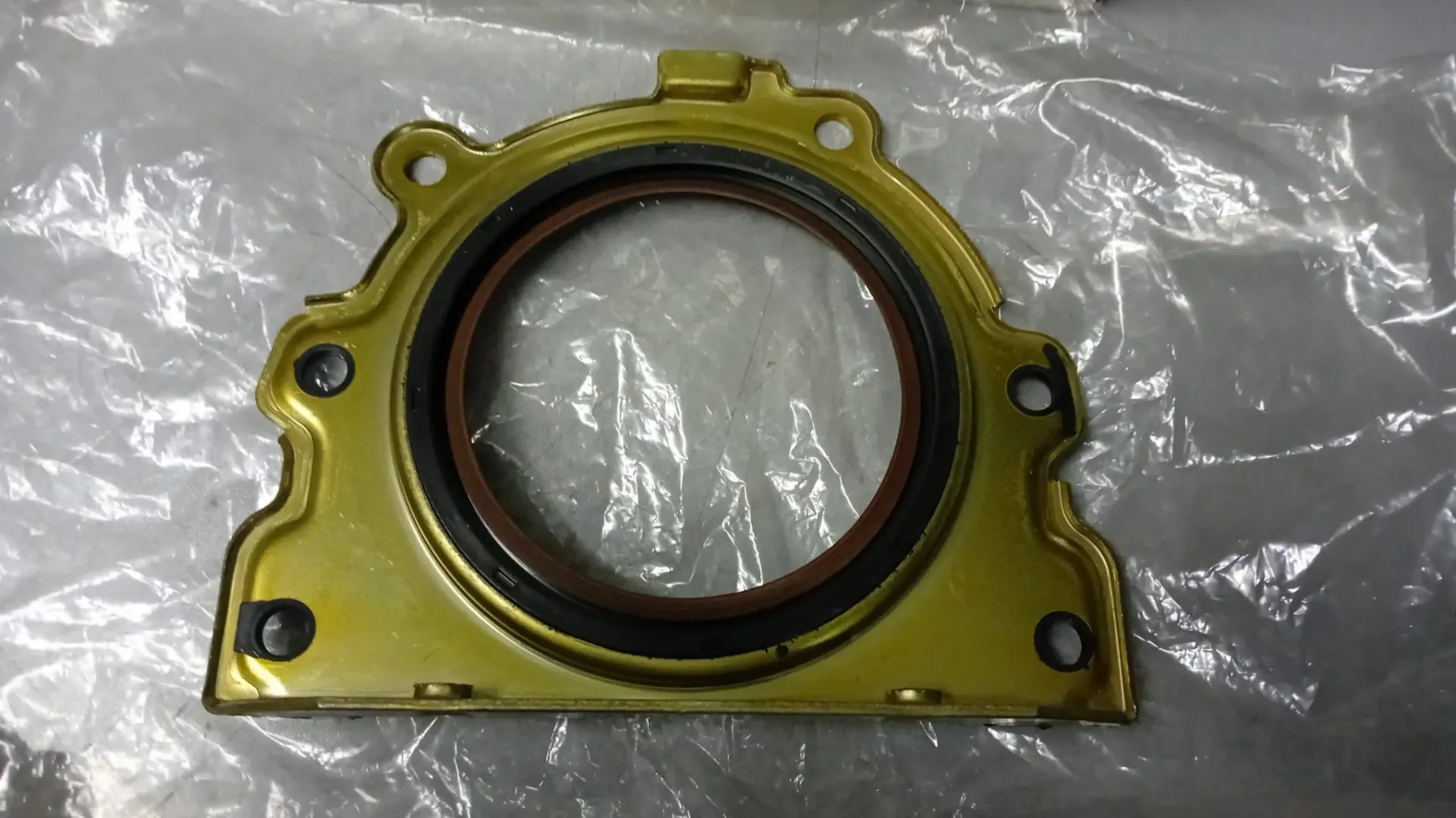 06B103171J FLANŞ,KRANK ARKA KAPAK