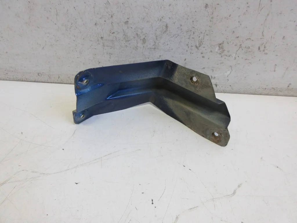 1M0821135 ÇAMURLUK BRAKETİ