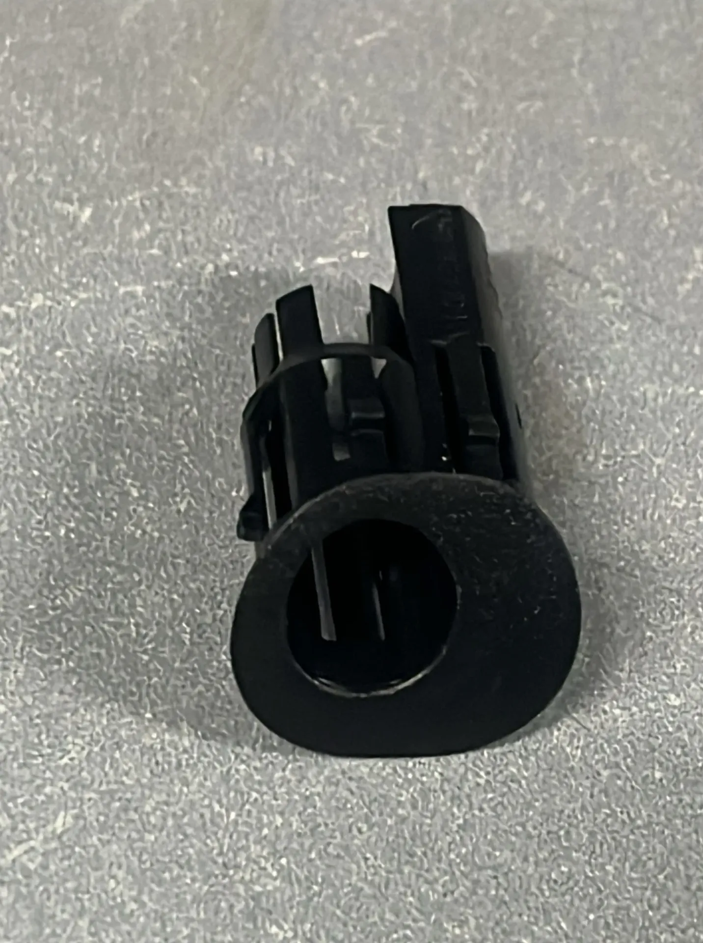 1M0867109A 01C BUTON YUVASI