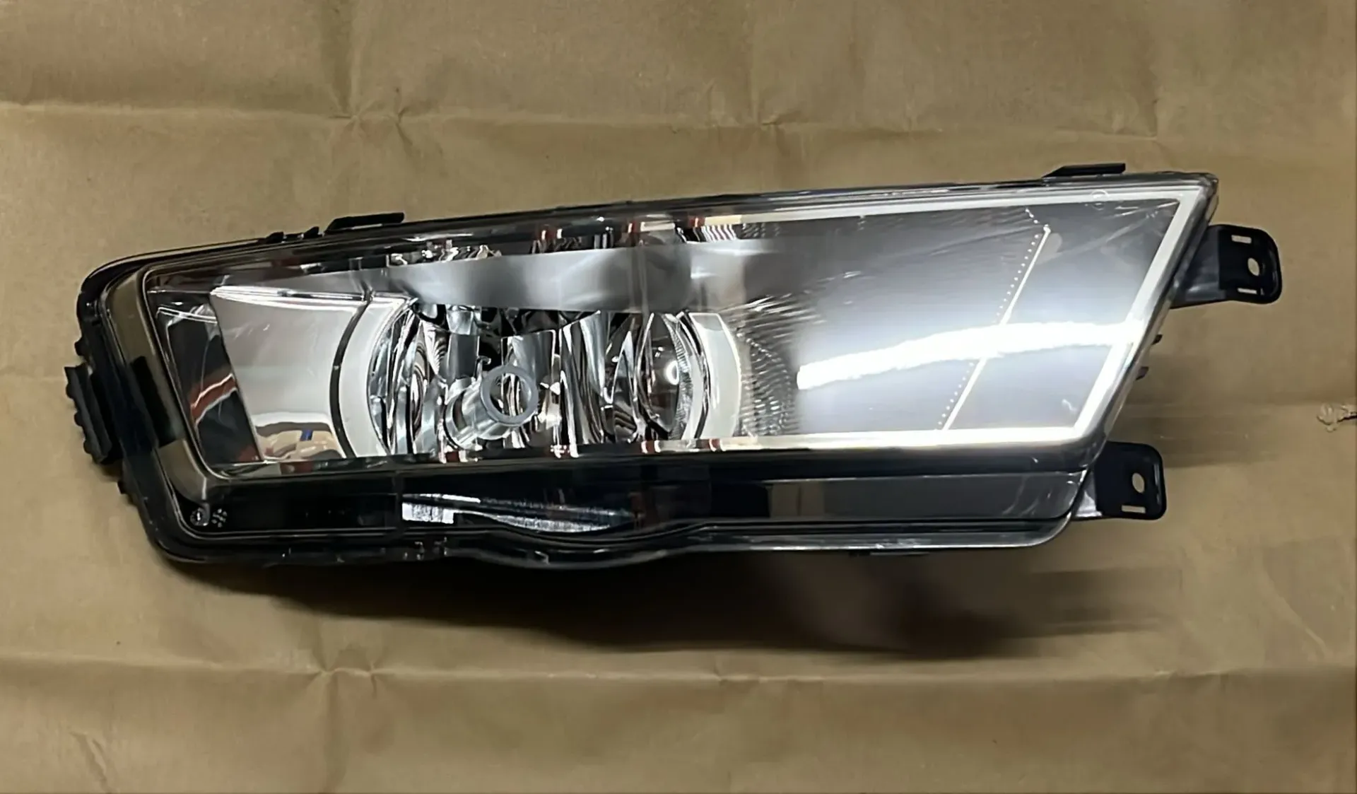 5JA941702 FAR,SİS KOMPLE SAĞ