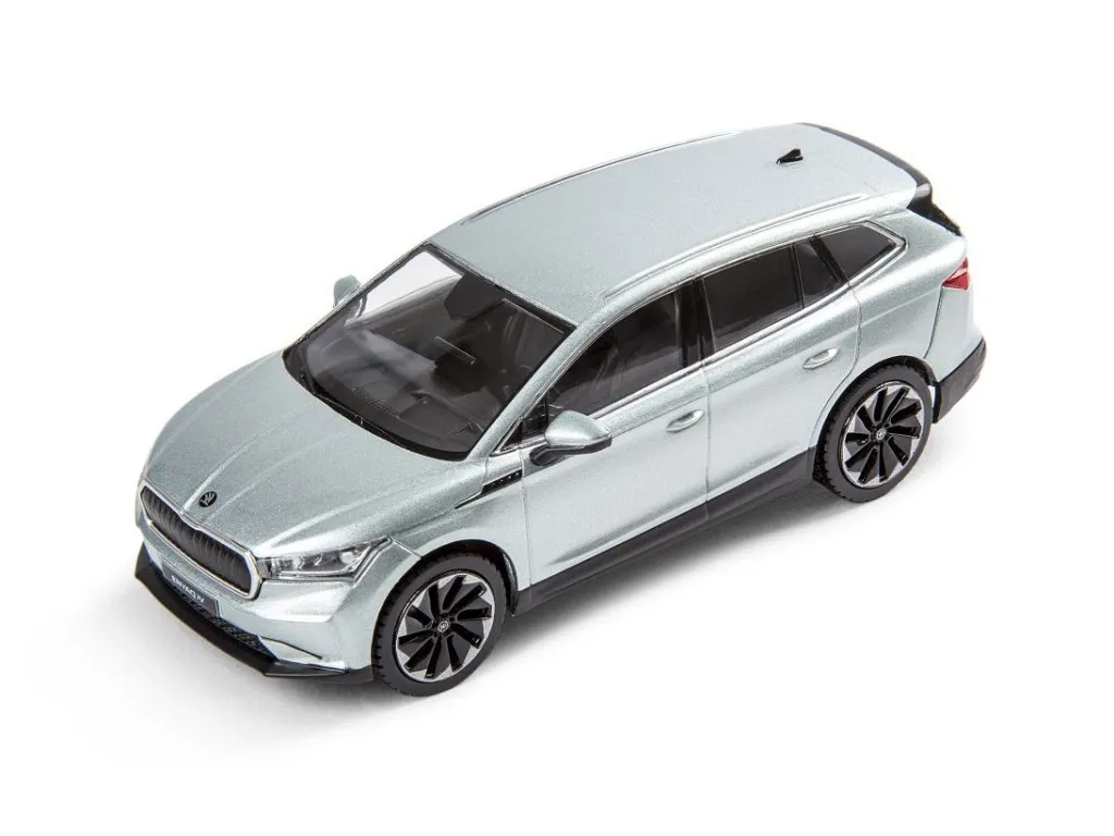 5LA099300 F7B ENYAQ MODEL ARABA