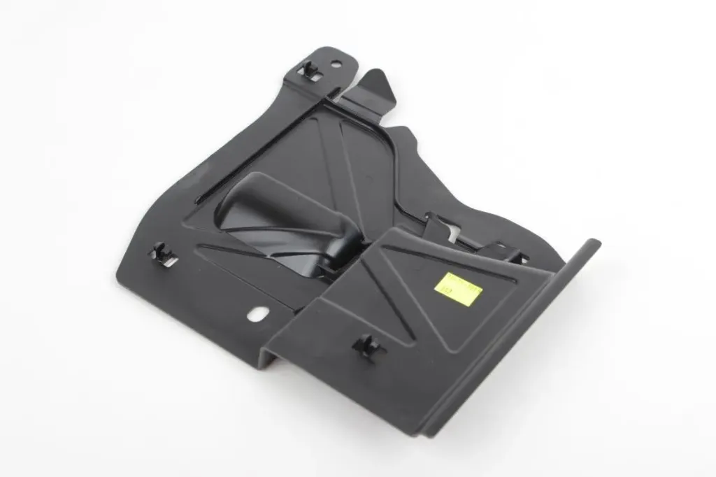 5Q0825272A PLASTİK,MOTOR MUHF.SAĞ