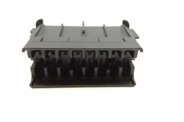 5Q0941824B SİGORTA TUTUCU