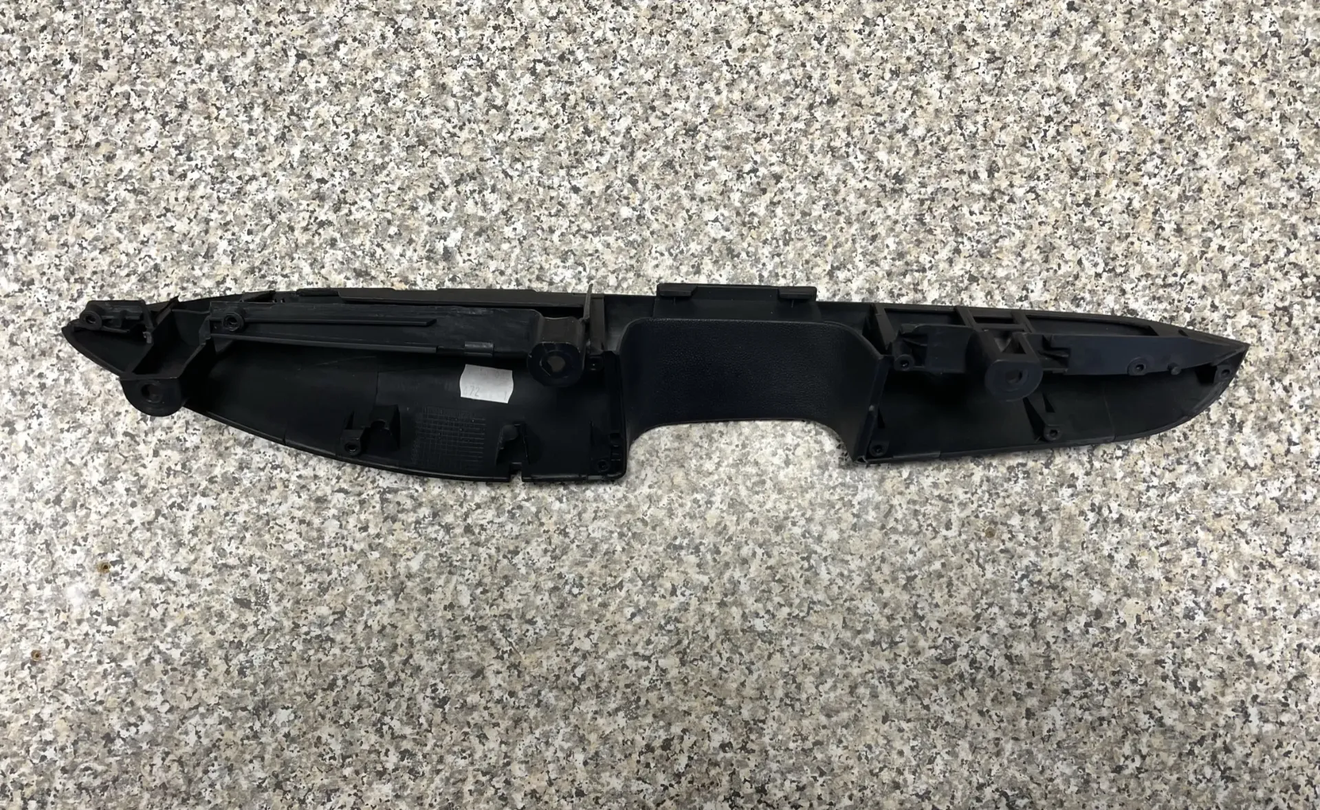 6Y0867173A 47H PLASTİK,KAPI KOLU İÇ-L
