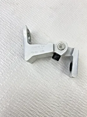 8K0831401B KAPI MENTEŞESİ